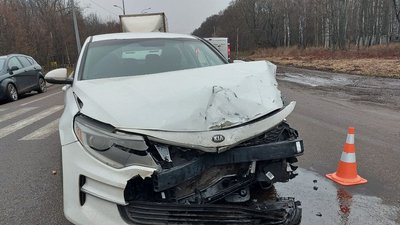 KIA, яка потрапила у ДТП на Білгородському шосе у Харкові 16 грудня KIA, яка потрапила у ДТП на Білгородському шосе у Харкові 16 грудня