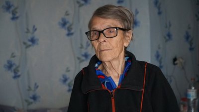 У гуртожитку Марганцю 3 роки без комунікацій живе 87-річна бабуся з сином У гуртожитку Марганцю 3 роки без комунікацій живе 87-річна бабуся з сином