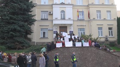 Класти більше ніде: у відділенні Луцького пологового, попри протести, буде коронавірусний шпиталь Класти більше ніде: у відділенні Луцького пологового, попри протести, буде коронавірусний шпиталь