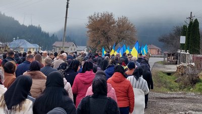На Закарпатті попрощалися із загиблим героєм Євгеном Боднею На Закарпатті попрощалися із загиблим героєм Євгеном Боднею