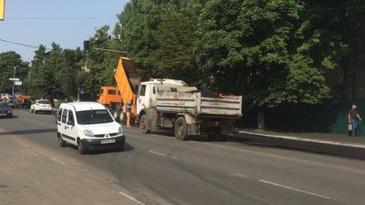 У Житомирі почали ремонт дороги на вулиці Грушевського У Житомирі почали ремонт дороги на вулиці Грушевського