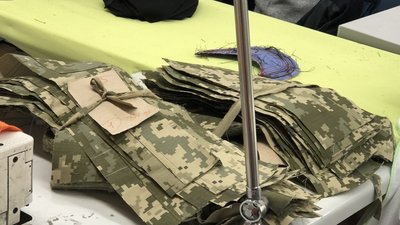 "Мені хотілося займатися чимось корисним, щоб допомагати армії". Як працює релаковане швейне підприємство на Закарпатті "Мені хотілося займатися чимось корисним, щоб допомагати армії". Як працює релаковане швейне підприємство на Закарпатті