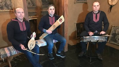 культура, майстер, музичні інструменти, домбра, експозиція, майстерня культура, майстер, музичні інструменти, домбра, експозиція, майстерня