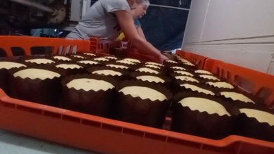 Сім тисяч пасок виготовляють за добу на Бердичівському хлібозаводі на Житомирщині Сім тисяч пасок виготовляють за добу на Бердичівському хлібозаводі на Житомирщині