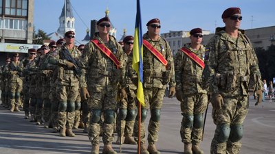 На майдані Соборному у Житомирі відзначили День Прапора та підняли стяг на новому флагштоці На майдані Соборному у Житомирі відзначили День Прапора та підняли стяг на новому флагштоці