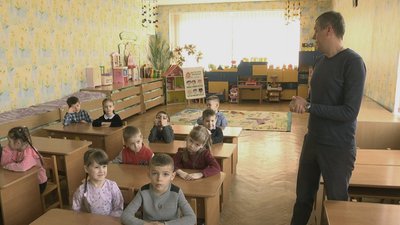 13 років працює у дитячому садочку: історія чоловіка-вихователя з Волині 13 років працює у дитячому садочку: історія чоловіка-вихователя з Волині