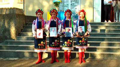 Вінницький технічний ліцей доєднався до всеукраїнської акції "Калина памʼяті" Вінницький технічний ліцей доєднався до всеукраїнської акції "Калина памʼяті"