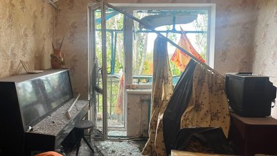 розбита квартира, обстріли Нікопольщини, атаки РФ