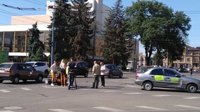 У Луцьку в ДТП травмувався неповнолітній мотоцикліст. Хлопця госпіталізували до лікарні