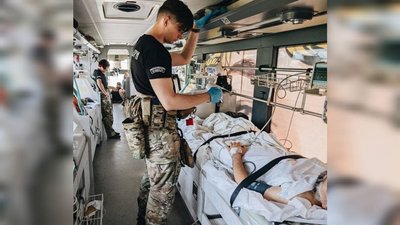 Допомагали рятувати поранених бійців. П'ятеро інтернів-анестезіологів з Івано-Франківщини побували на передовій