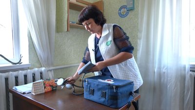 На Черкащині сільська фельдшерка дістається до пацієнтів електроскутером На Черкащині сільська фельдшерка дістається до пацієнтів електроскутером