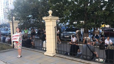 Розгляд справи Стерненка в Одесі: що відбувається в суді та біля нього (оновлюється)