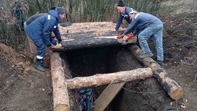 Оборонні укріплення та захисні споруди на Донеччині допомагали облаштовувати жителі Дубна