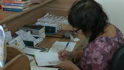 "Подаруй бібліотеці книгу українського автора": бібліотека поповнює фонди замість списаної російської літератури "Подаруй бібліотеці книгу українського автора": бібліотека поповнює фонди замість списаної російської літератури