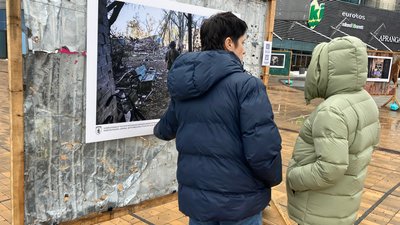 У Вільнюсі відкрили фотовиставку-інсталяцію присвячену обороні міста Часів Яр