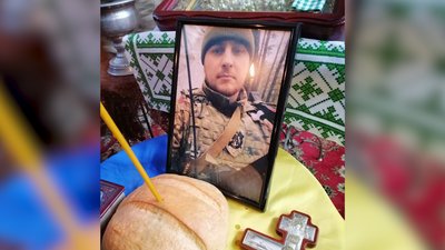 Прощання з військовим ЗСУ Владиславом Карандашевим Прощання з військовим ЗСУ Владиславом Карандашевим
