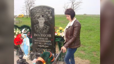 У Миколаєві матір загиблого воїна допомагає іншим жінкам пережити втрату синів У Миколаєві матір загиблого воїна допомагає іншим жінкам пережити втрату синів