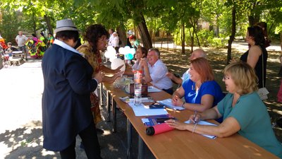 У Миколаєві відбувся огляд сімейної творчості “Родинні суперечки” У Миколаєві відбувся огляд сімейної творчості “Родинні суперечки”