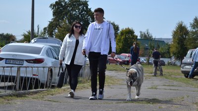 У Житомирі провели Всеукраїнську виставку собак усіх порід У Житомирі провели Всеукраїнську виставку собак усіх порід