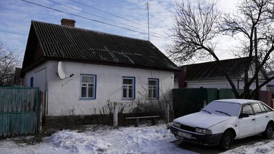 Відмовляються покидати господарство: у селі Єліне, що на Чернігівщині за 4 км від Росії, залишилося двоє жителів Відмовляються покидати господарство: у селі Єліне, що на Чернігівщині за 4 км від Росії, залишилося двоє жителів