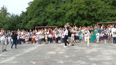 У школах Тернопільщини відбулося свято "Першого дзвоника" У школах Тернопільщини відбулося свято "Першого дзвоника"