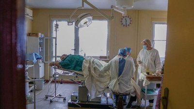 Як медики Івано-Франківської обласної лікарні освоюють операційну методику "вільного клаптя" Як медики Івано-Франківської обласної лікарні освоюють операційну методику "вільного клаптя"