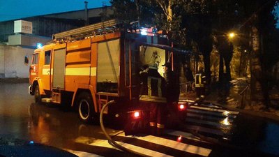 Врятували 15 автівок і 36 людей - наслідки негоди у Запоріжжі Врятували 15 автівок і 36 людей - наслідки негоди у Запоріжжі