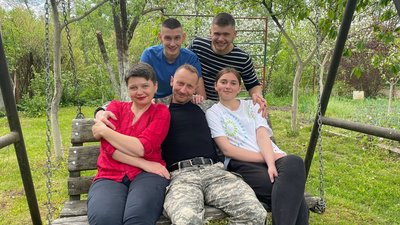Чоловіки з гідністю продовжують воювати: історії дружин військових з Тернополя