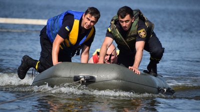 У Миколаєві відбулись обласні змагання рятувальників У Миколаєві відбулись обласні змагання рятувальників