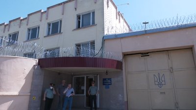 Не причетний до злочину: затриманого після нападу на автобус під Харковом звільнили з СІЗО