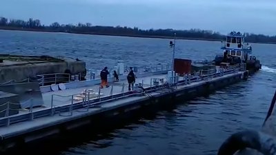 Херсонський завод "Паллада" на замовлення Міноборони побудував плавучий причал для катерів ВМС