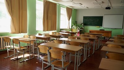 Як пройшло 1 вересня у школі в Чернігові, куди перевели дітей з двох розбомблених росіянами