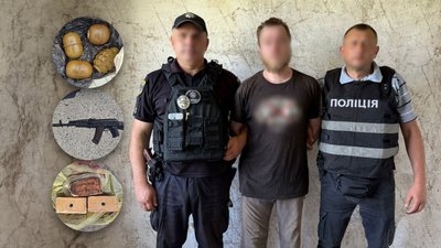 Військовий у СЗЧ продавав зброю та вибухівку: поліція затримала підозрюваного