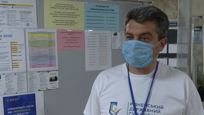 Від ранку система "висла": на Рівненщині стартував прийом документів до вишів