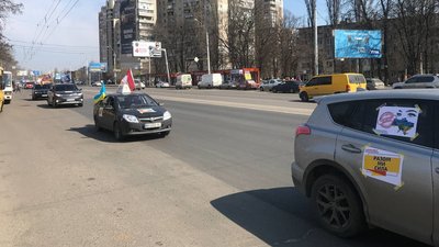 "Локдаун вбиває". В Одесі підприємці влаштували автопробіг проти карантинних обмежень "Локдаун вбиває". В Одесі підприємці влаштували автопробіг проти карантинних обмежень