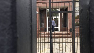Вибори у РФ: біля посольства у Києві відбувся протест Вибори у РФ: біля посольства у Києві відбувся протест