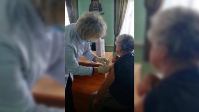 На Чернігівщині у двох громадах людей вакцинують мобільні бригади На Чернігівщині у двох громадах людей вакцинують мобільні бригади