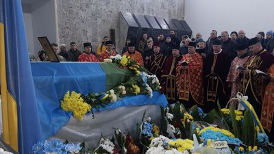У Тернополі попрощалися з 19-річним добровольцем У Тернополі попрощалися з 19-річним добровольцем
