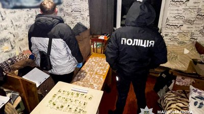 У 16-річного рівнянина вдома знайшли 128 пакетиків з наркотиками — поліція