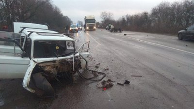 В аварії під Харковом травмувалися 4 людей В аварії під Харковом травмувалися 4 людей