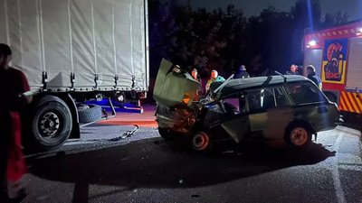 ДТП, зіткнулися ВАЗ і легковик, водія затисло в салоні, Дніпропетровщина