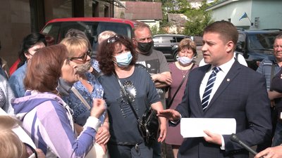 У Рівному підприємці пікетували проти виселення з Будинку побуту