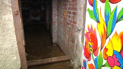 У Житомирі з укриття вкрали електропроводку та крани з водопровідних труб У Житомирі з укриття вкрали електропроводку та крани з водопровідних труб