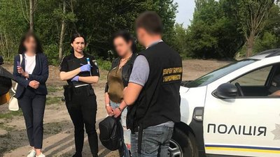 У Черкасах затримали жінку з наркотиками. Слідчі відкрили кримінальну справу