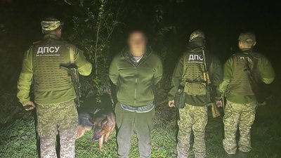 На Закарпатті затримали 8 чоловіків за підозрою у незаконному перетині кордону