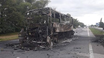 У Житомирі суд взяв під варту водія автобуса, який в'їхав у вантажівку – в ДТП загинула людина