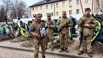 У Сумах поховали Дениса Харлашка, який віддав життя за Україну