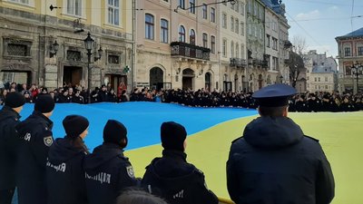 У Львові на площі Ринок заспівали гімн України