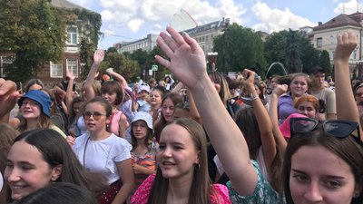 Амбасадор дитинства: два десятки зірок українського шоу-бізнесу приїхали до Тернополя Амбасадор дитинства: два десятки зірок українського шоу-бізнесу приїхали до Тернополя