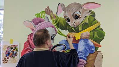 На Черкащині розмалювали приміщення дитячої поліклініки На Черкащині розмалювали приміщення дитячої поліклініки